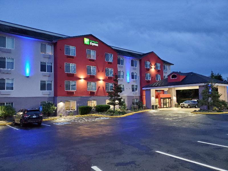 Holiday Inn Express & Suites Lincoln City, An Ihg Hotel Exterior photo